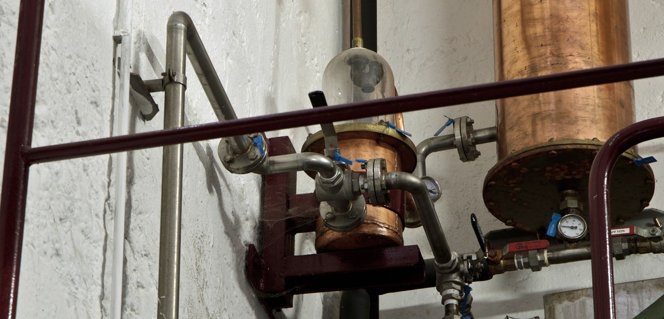 Impianto di distillazione, densimetro, condensatore, deviatore per teste e code